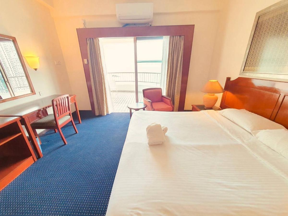 Romantic Couple Suite + Beach-Front Balcony Танджунг-Бунгах Екстер'єр фото