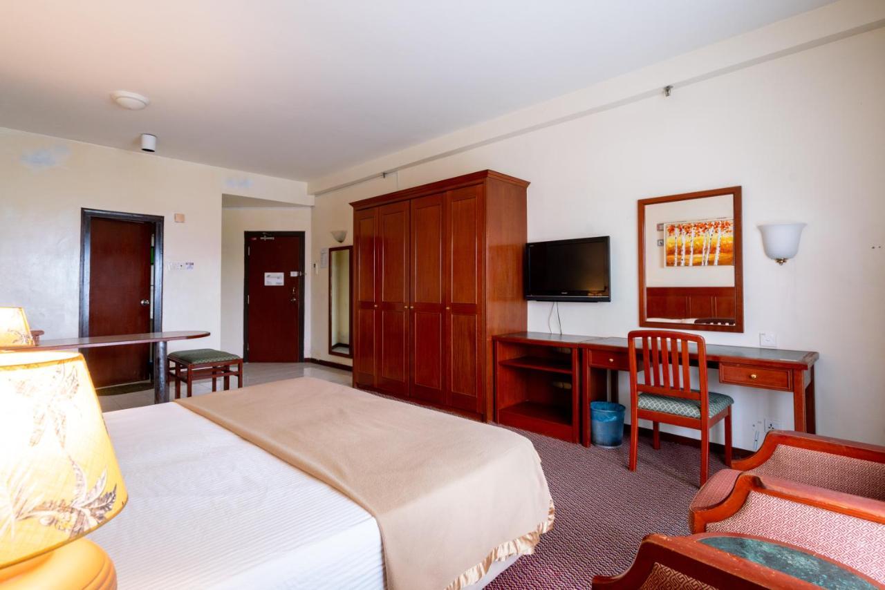 Romantic Couple Suite + Beach-Front Balcony Танджунг-Бунгах Екстер'єр фото
