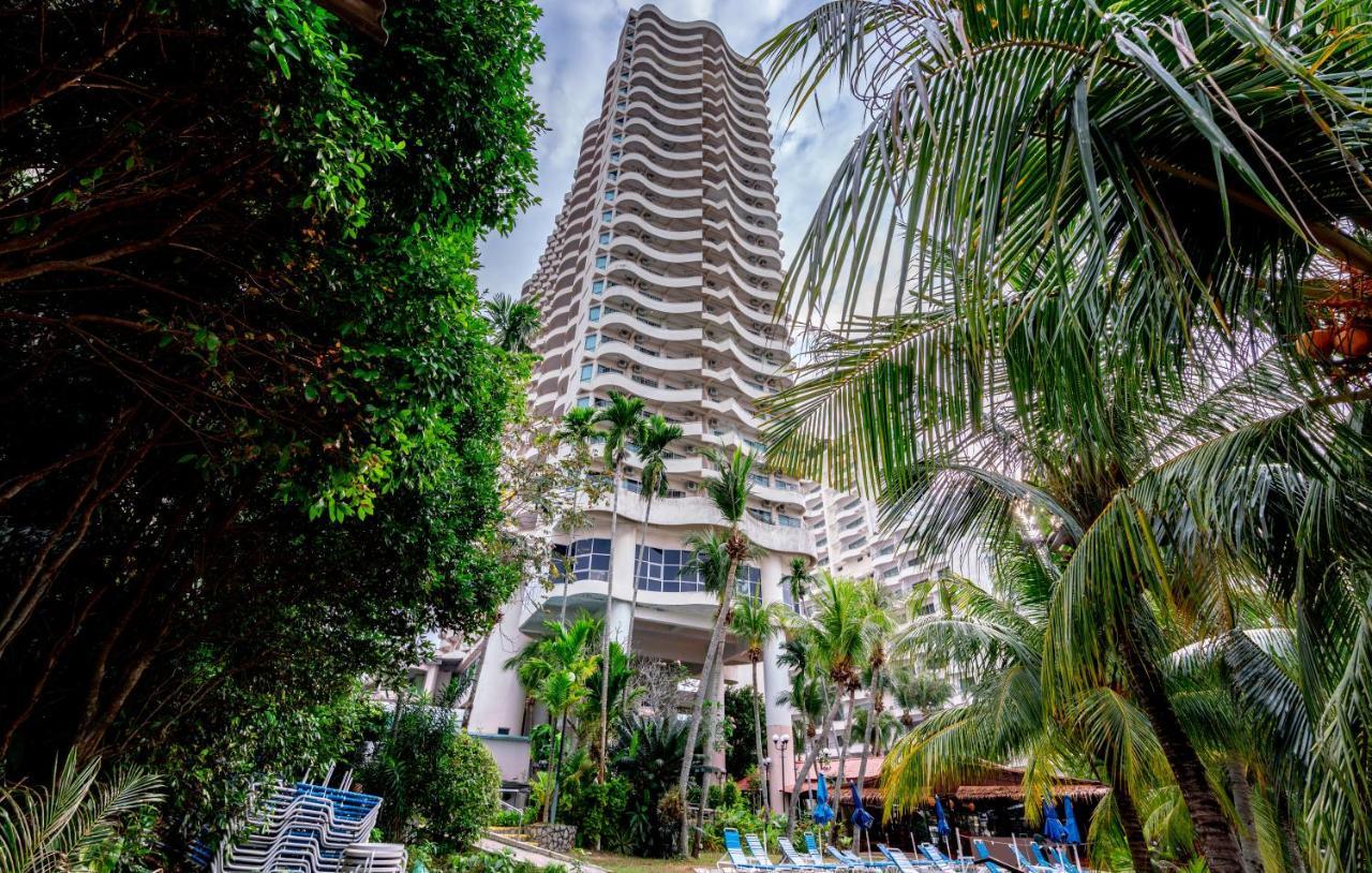 Romantic Couple Suite + Beach-Front Balcony Танджунг-Бунгах Екстер'єр фото