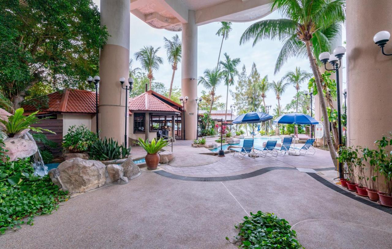 Romantic Couple Suite + Beach-Front Balcony Танджунг-Бунгах Екстер'єр фото